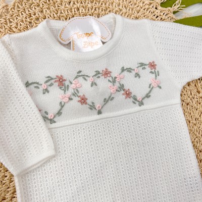 Macacão de linha Paola Off White com Rosê e Rosa